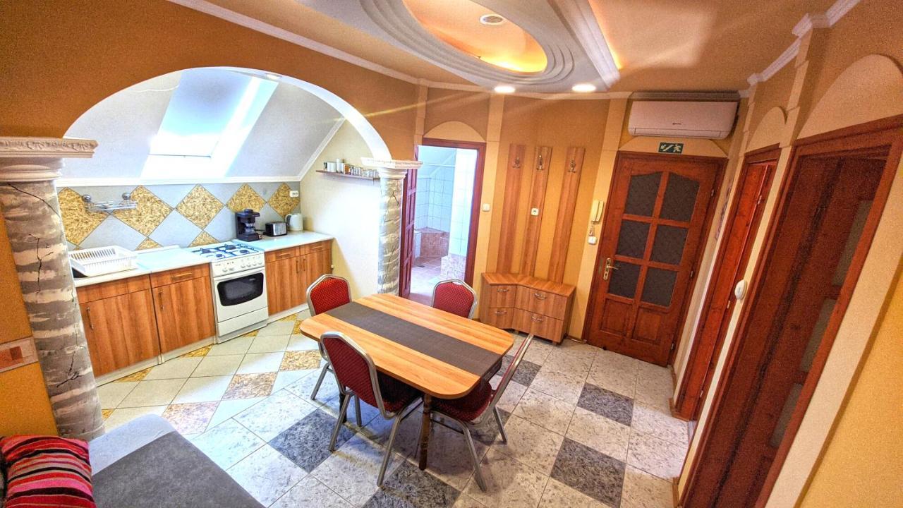 Central Apartman Gyula Dış mekan fotoğraf
