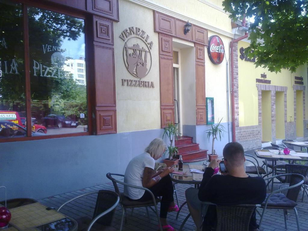 Central Apartman Gyula Oda fotoğraf